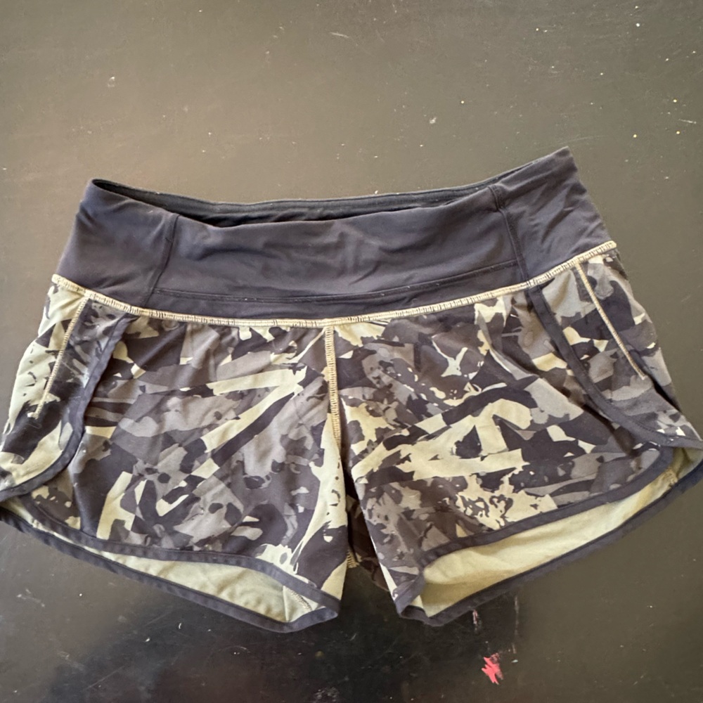 lululemon speed up 6 shorts green camo